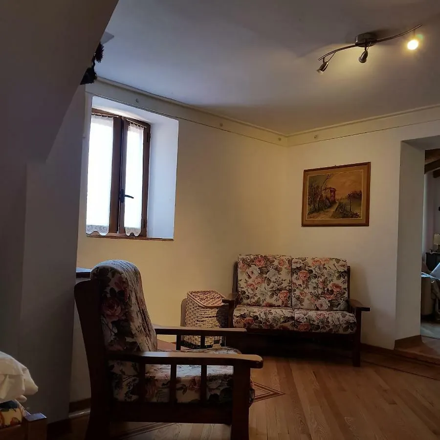 La Casa Di Nonno Fli' Villa Regnano  0*, Regnano (Massa-Carrara) Italy