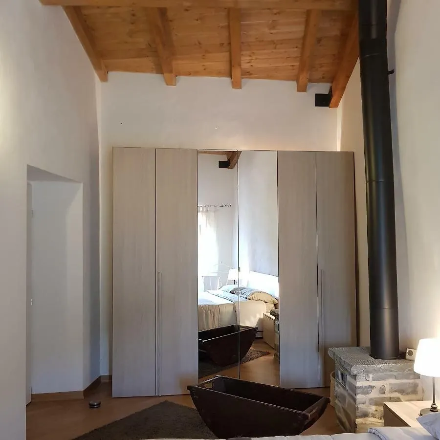 La Casa Di Nonno Fli' Villa Regnano  0*, Regnano (Massa-Carrara) Italy